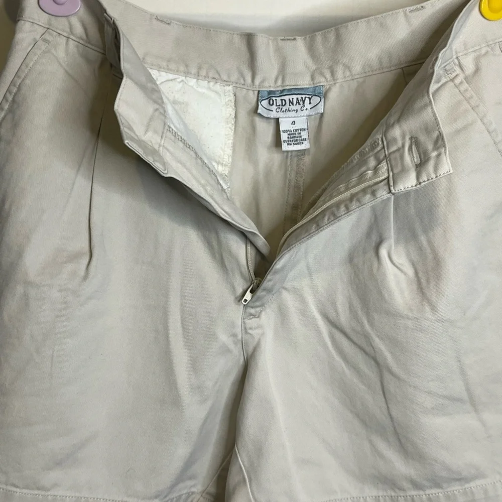 VTG Old Navy Clothing Co. Women's Waist 28 Pleated High-Waist Khaki Shorts